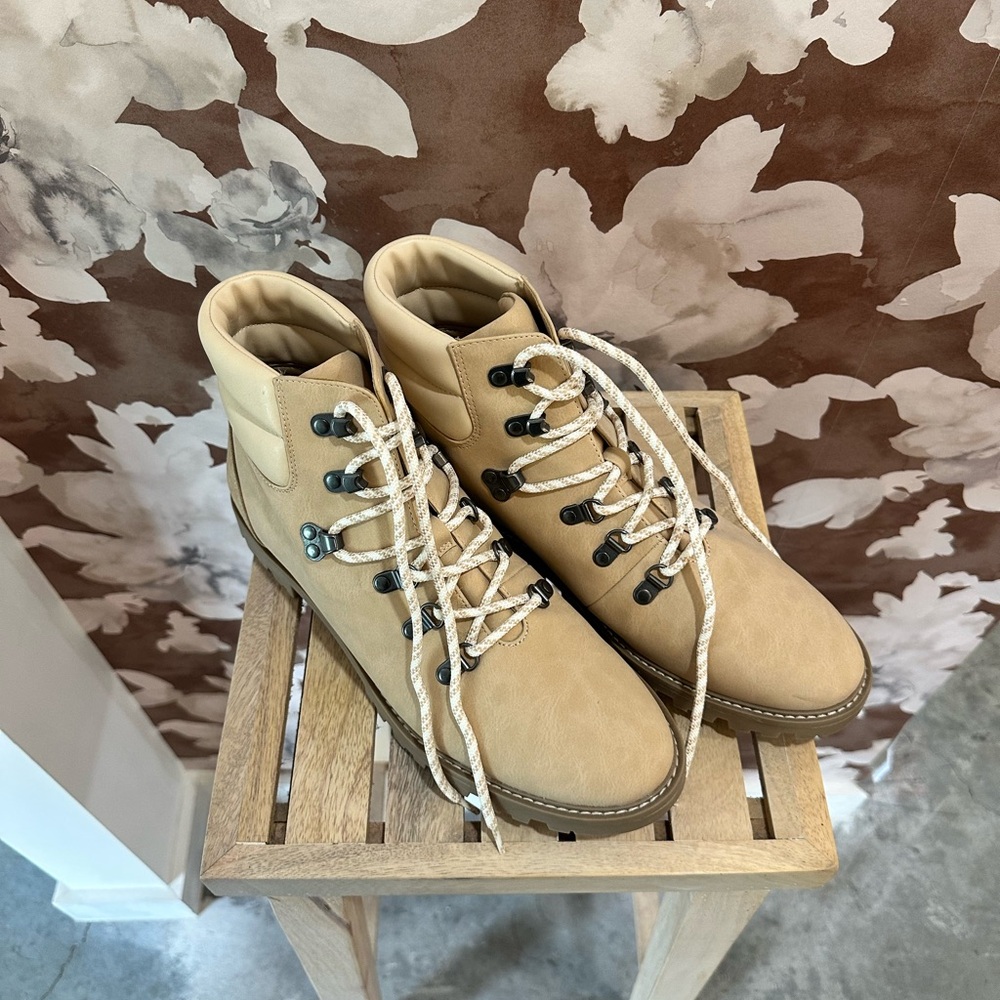 Universal Thread Tan Lace Up Boots